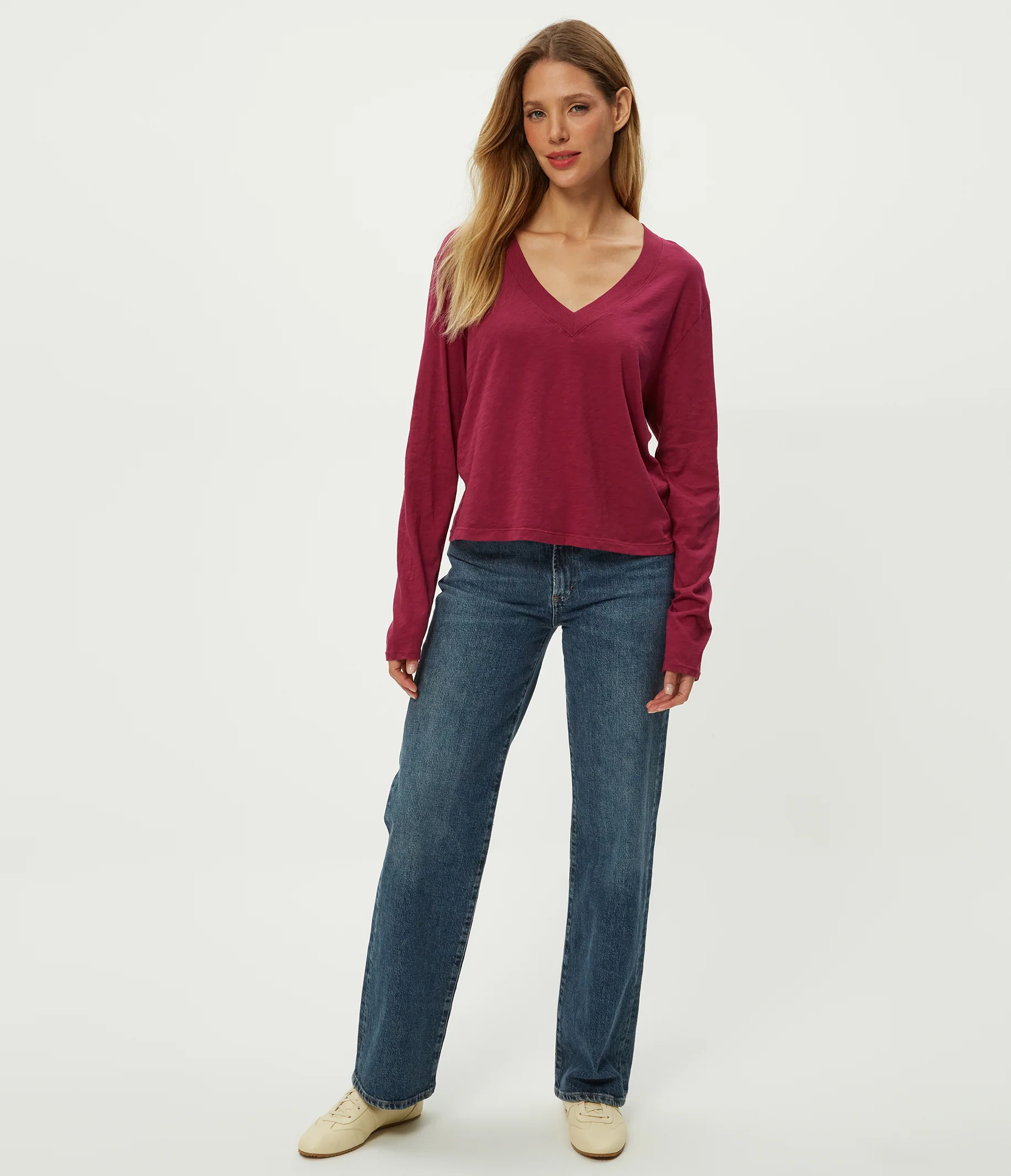 Brea Cropped V-Neck Tee - Image 10
