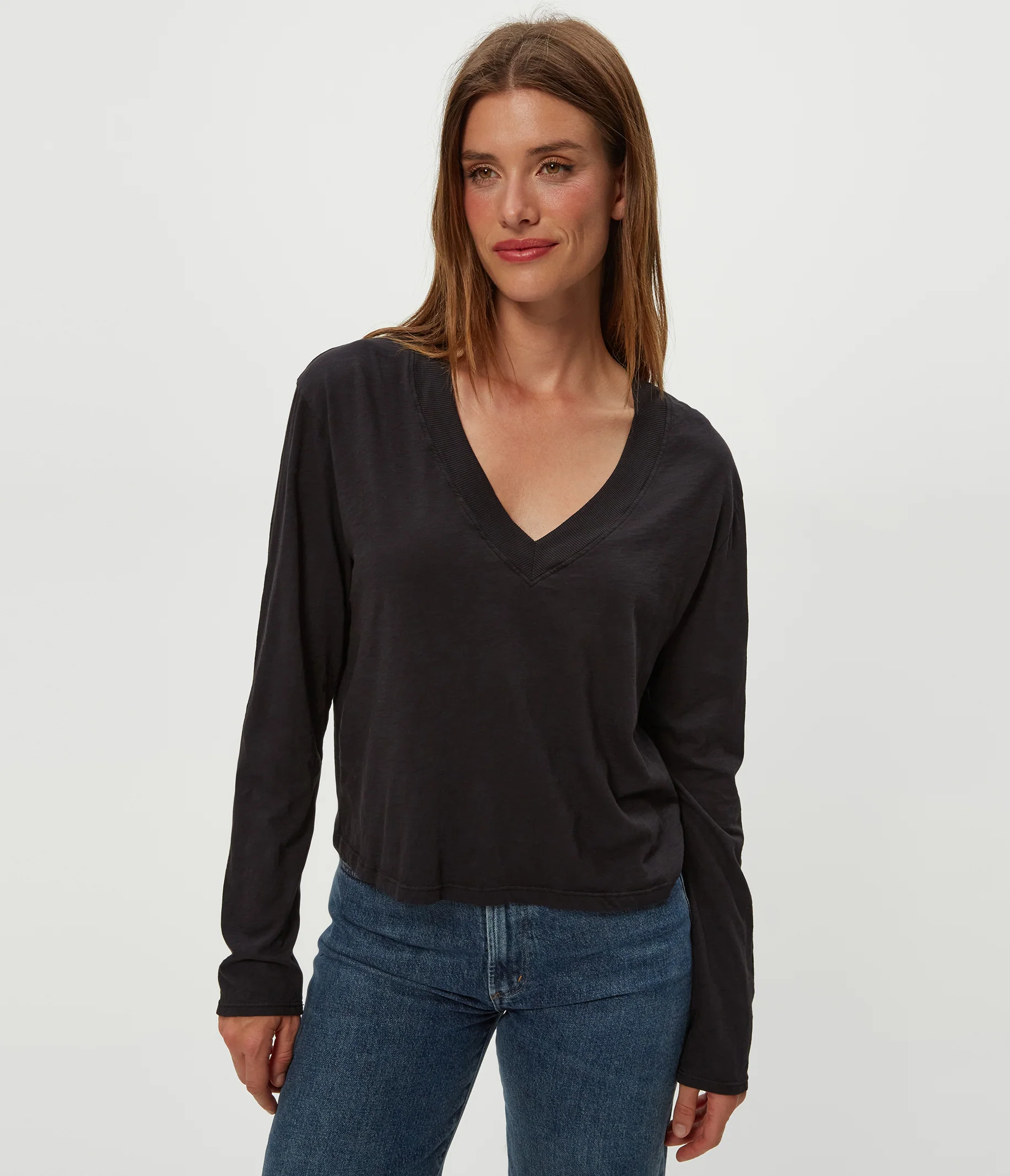 Brea Cropped V-Neck Tee - Image 13