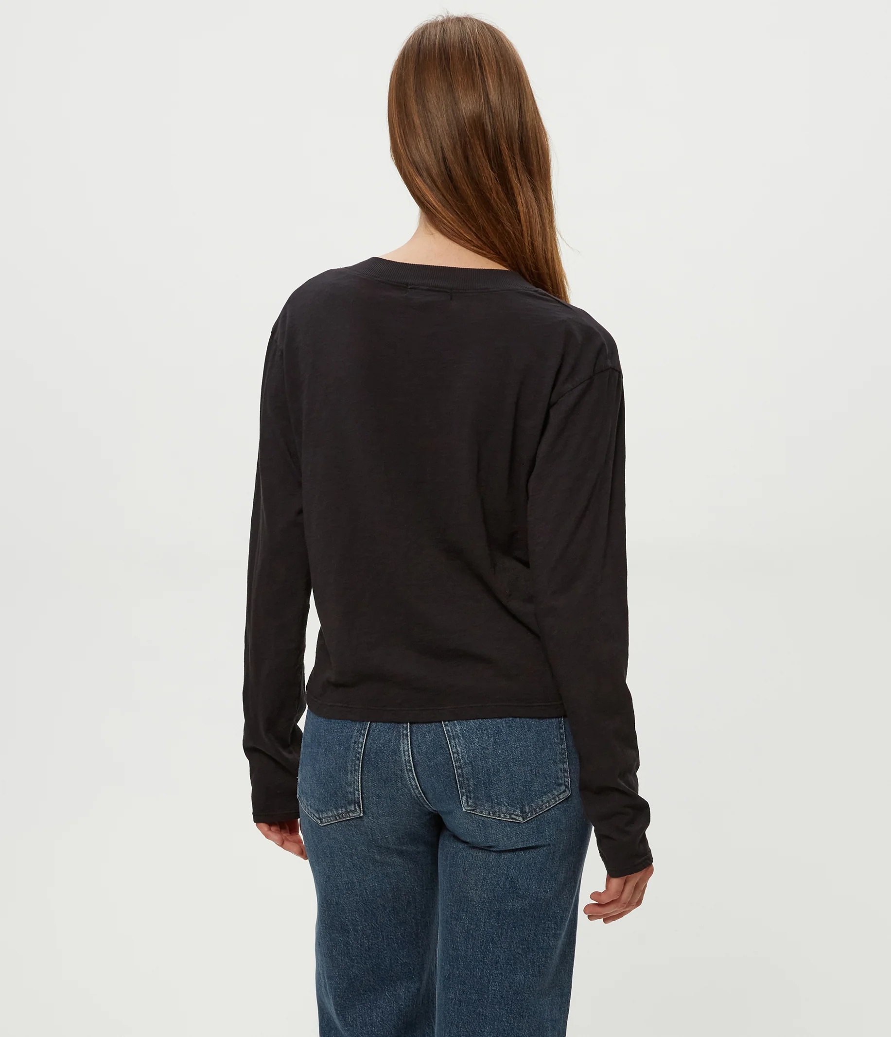 Brea Cropped V-Neck Tee - Image 16