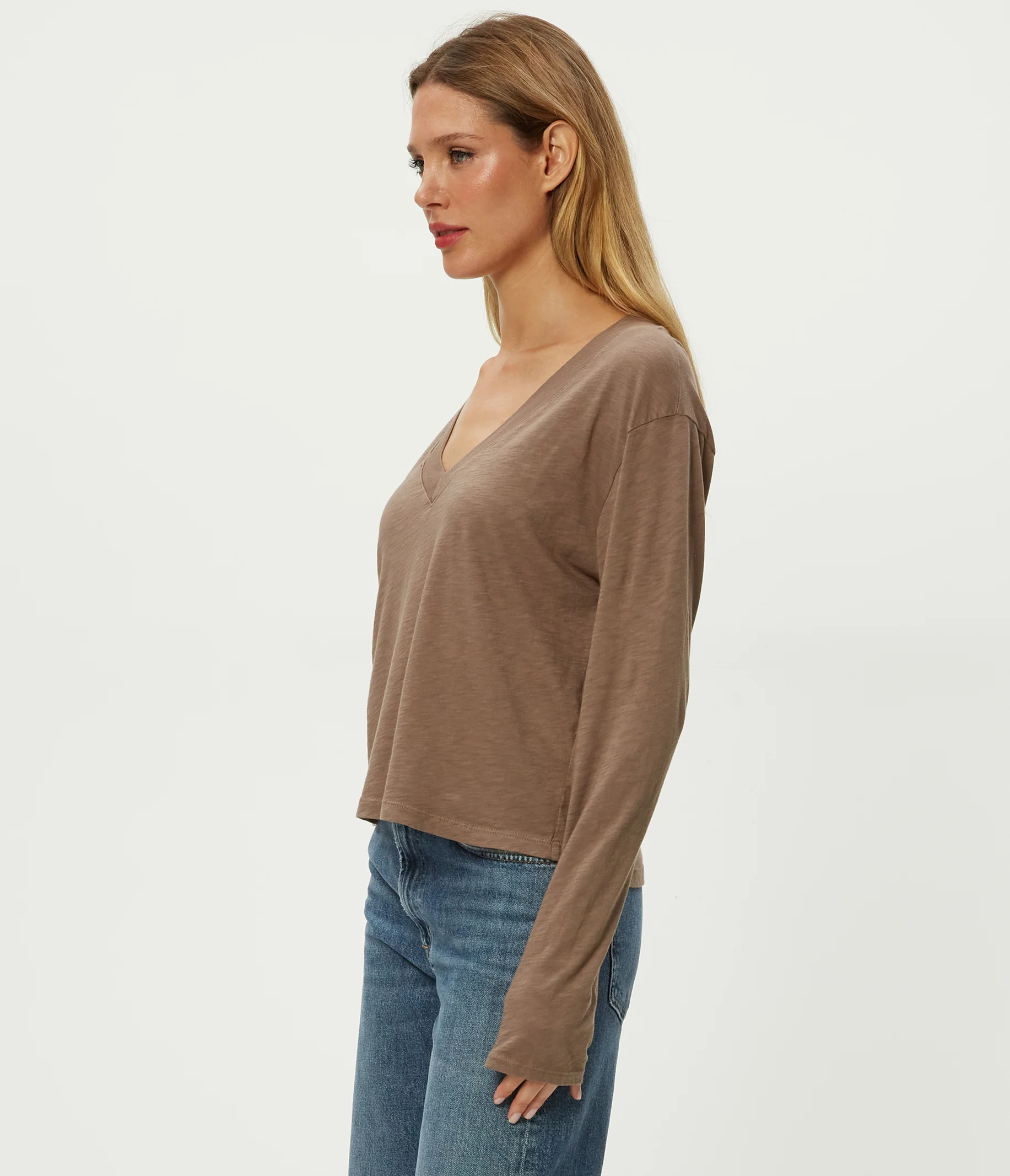 Brea Cropped V-Neck Tee - Image 19