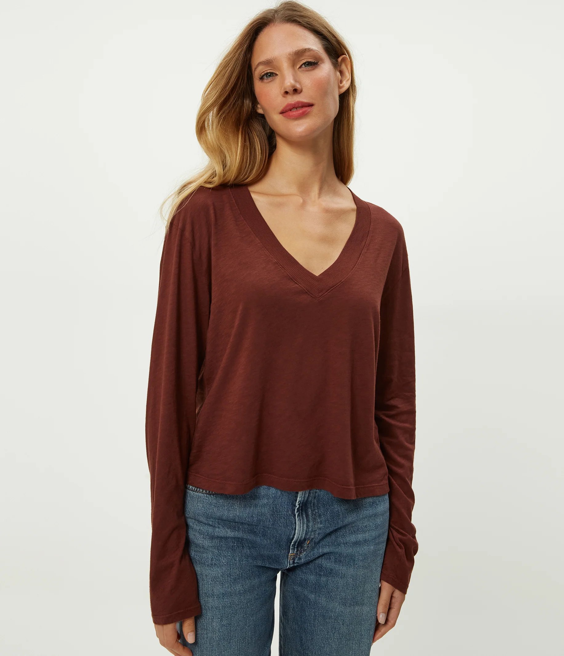 Brea Cropped V-Neck Tee - Image 29