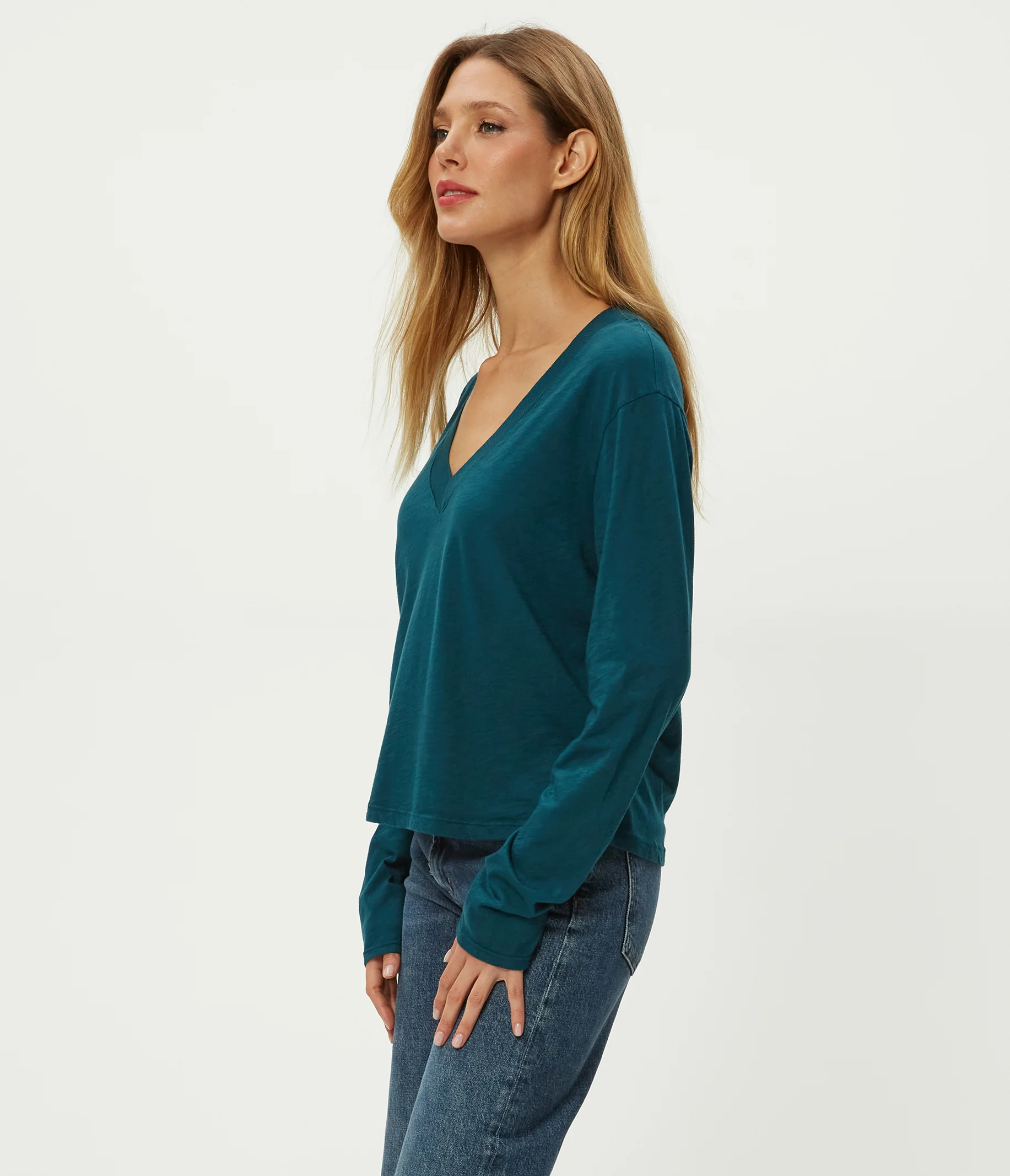 Brea Cropped V-Neck Tee - Image 3