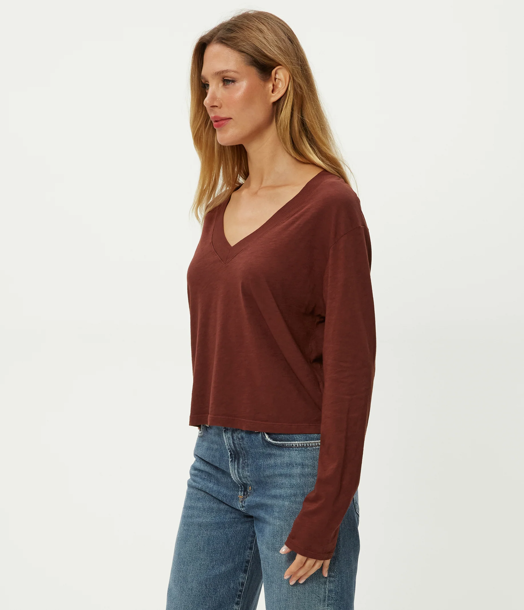 Brea Cropped V-Neck Tee - Image 31