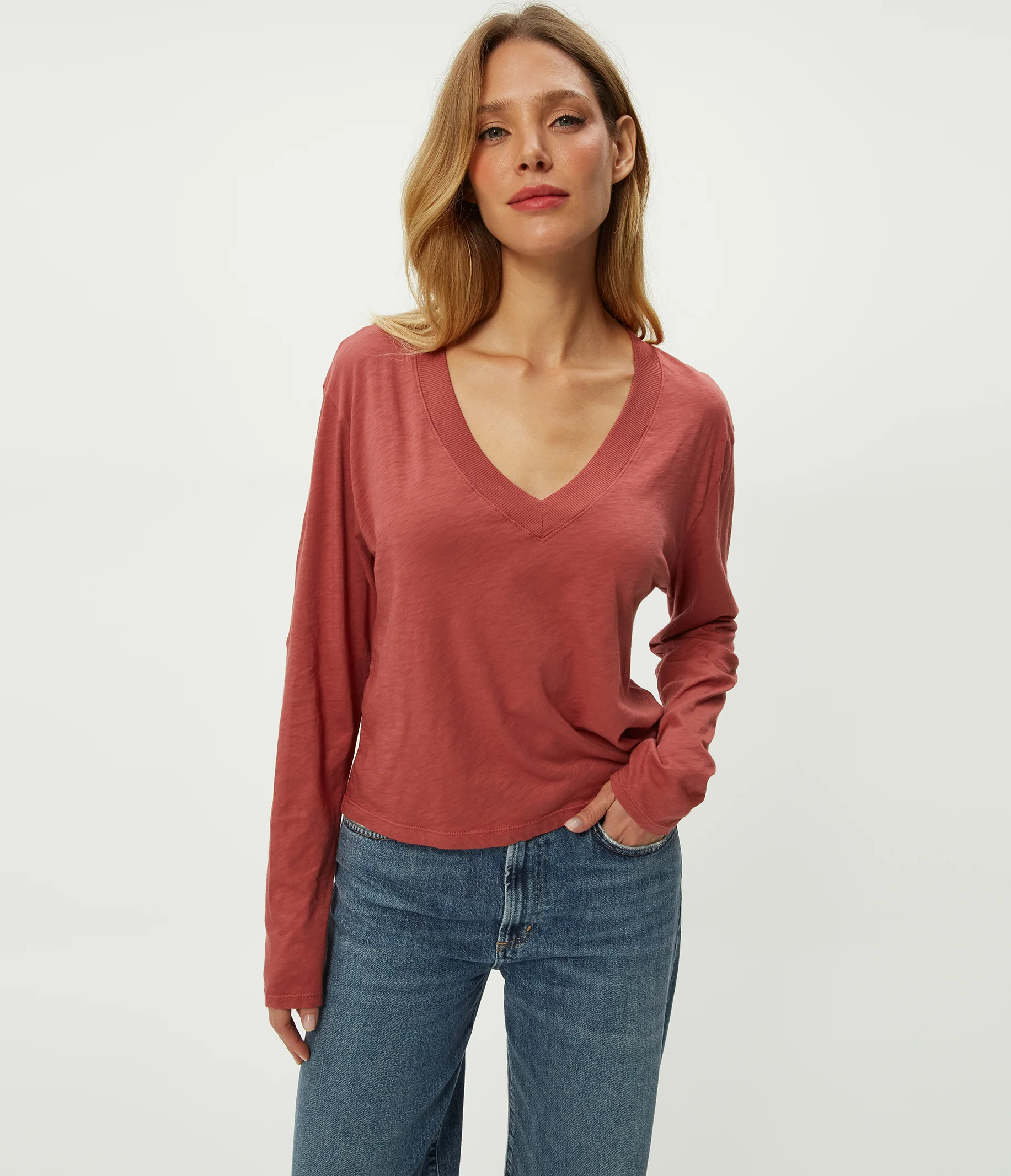 Brea Cropped V-Neck Tee - Image 5