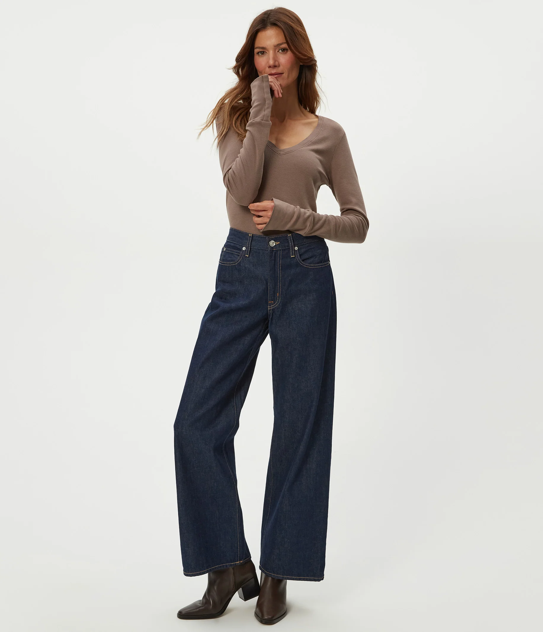 Dinah Thermal V-Neck - Image 14