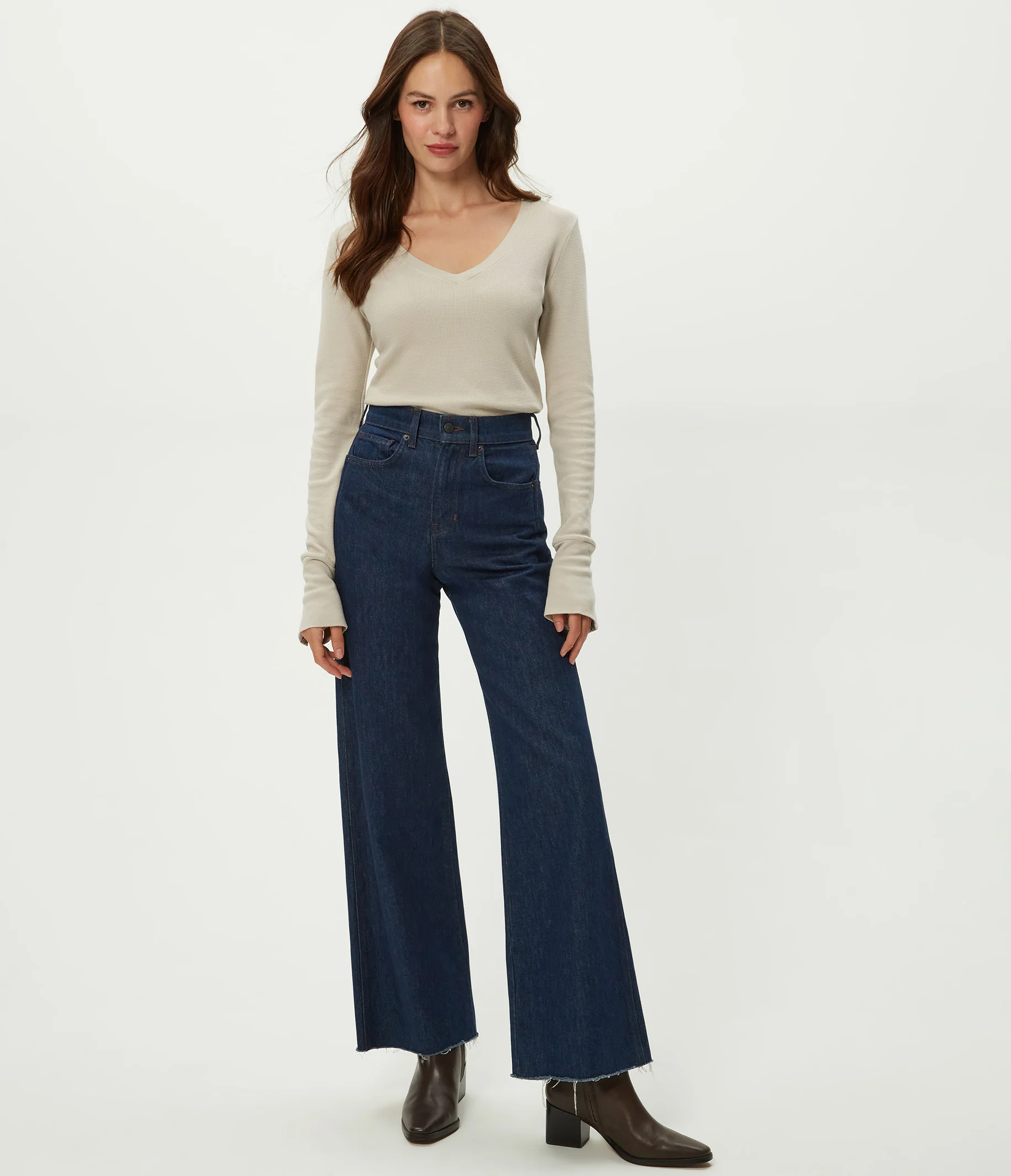 Dinah Thermal V-Neck - Image 3