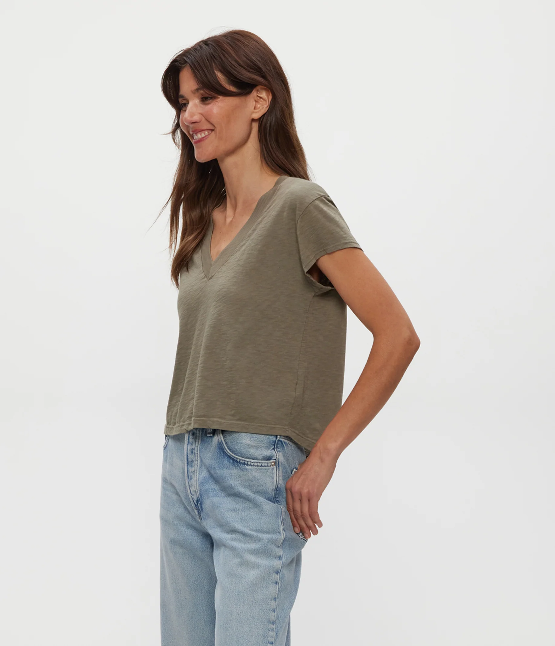 Harlan Cropped V-Neck Tee - Image 18