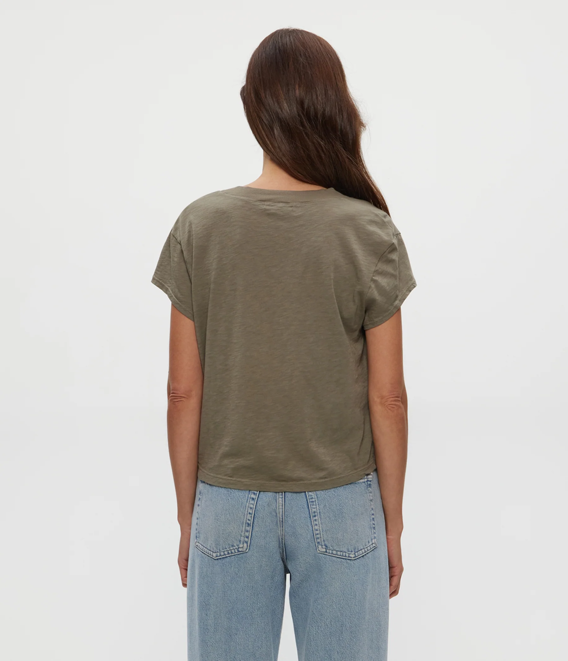 Harlan Cropped V-Neck Tee - Image 19
