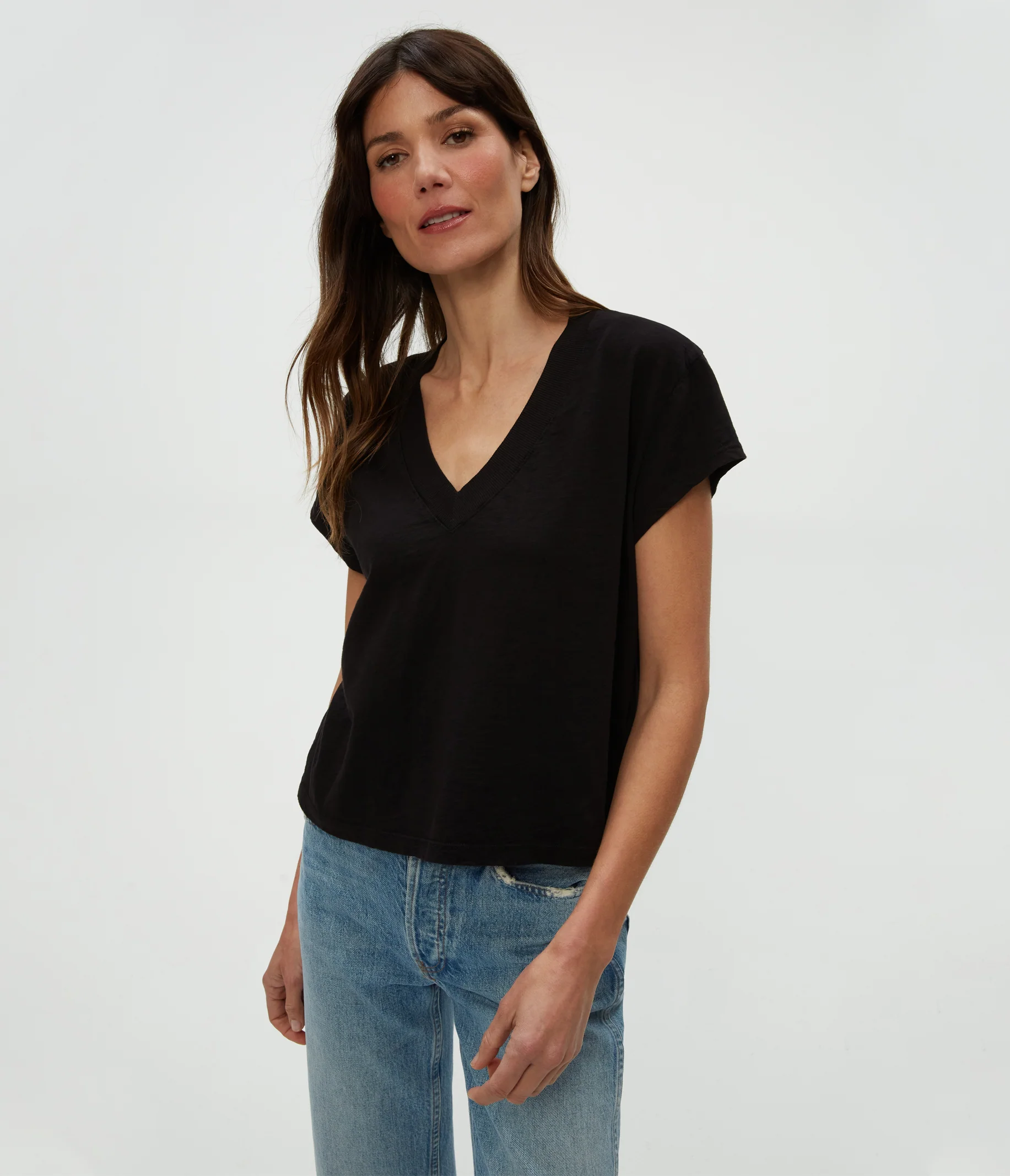 Harlan Cropped V-Neck Tee - Image 20