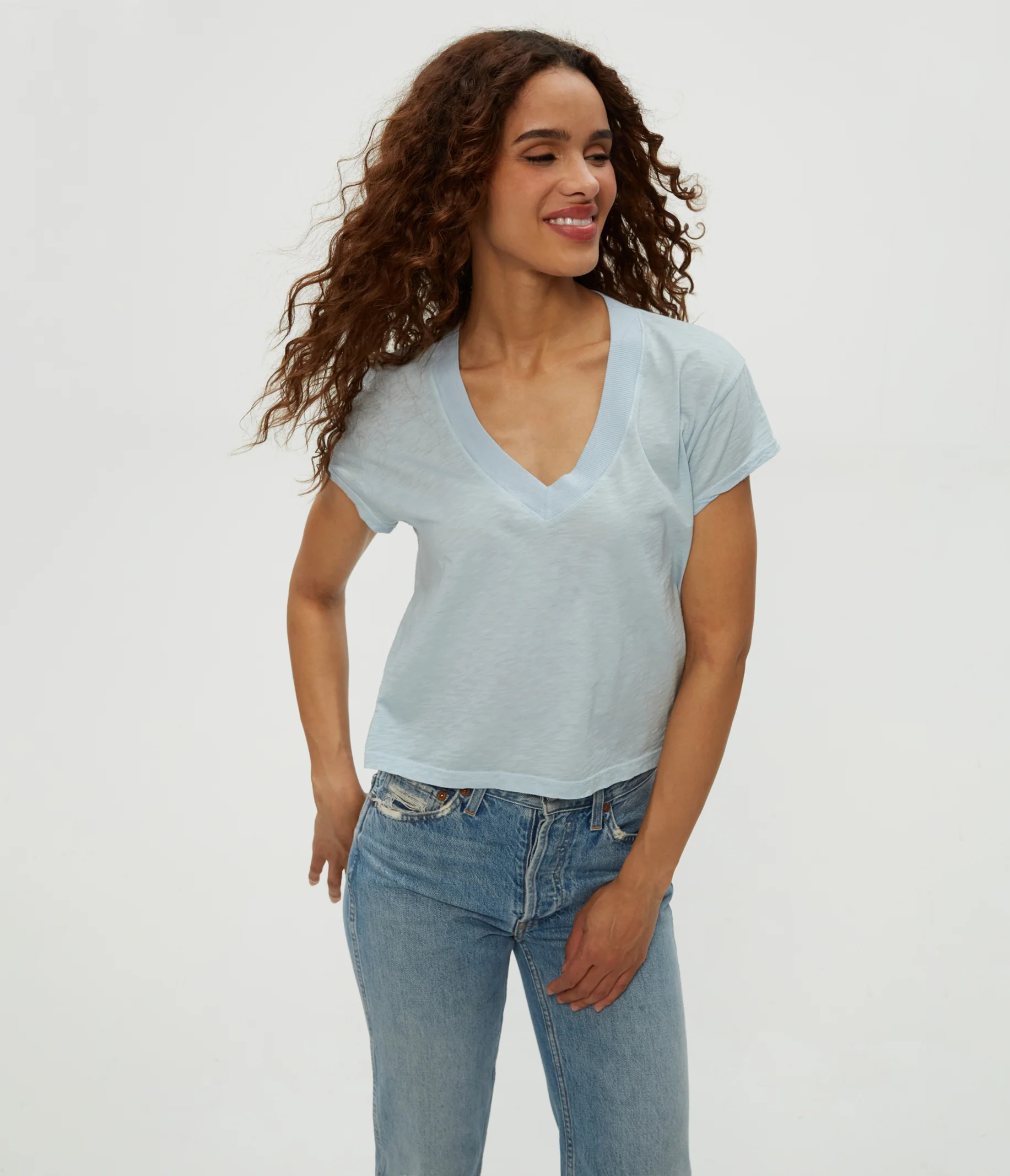 Harlan Cropped V-Neck Tee - Image 40