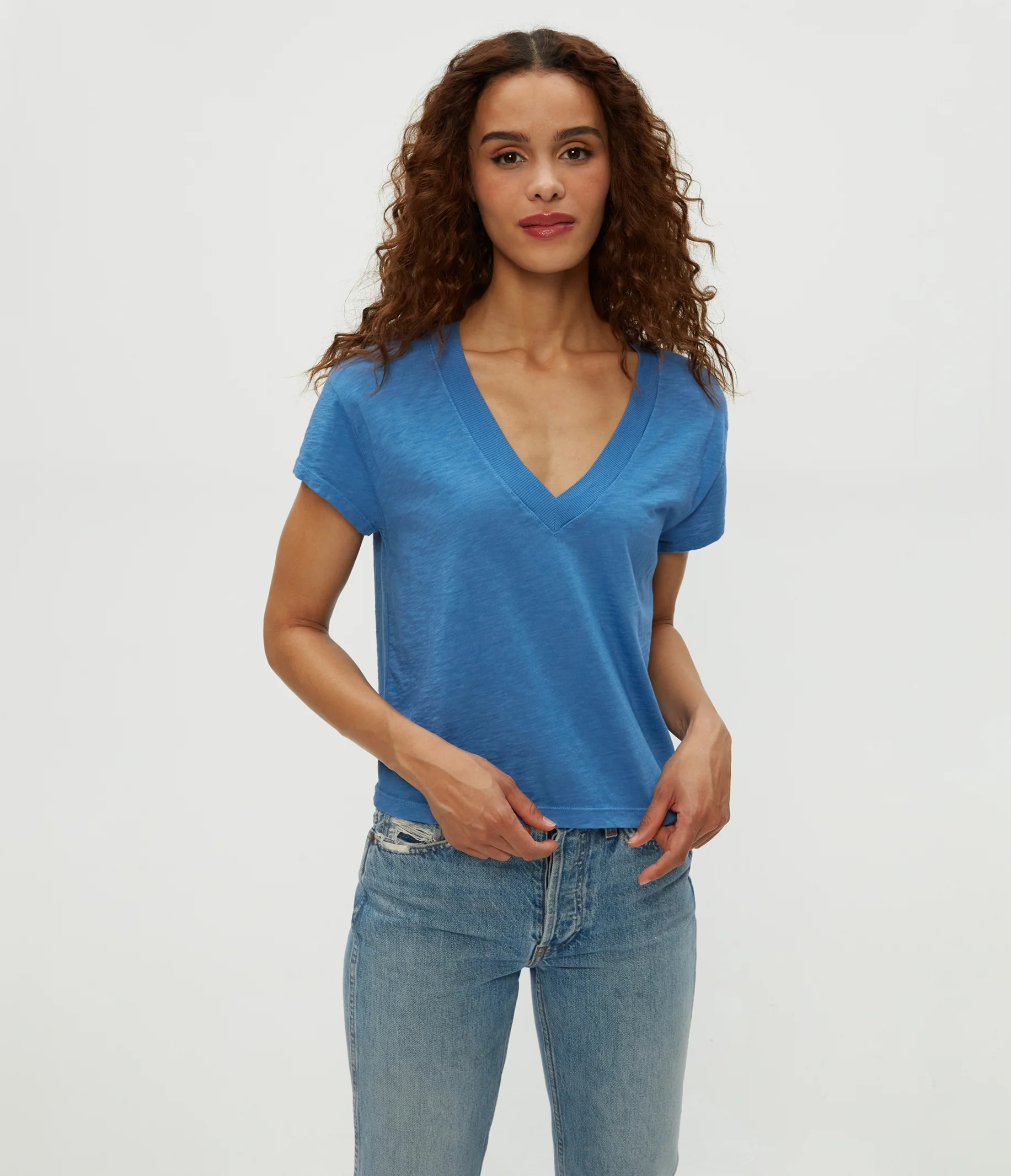 Harlan Cropped V-Neck Tee - Image 44