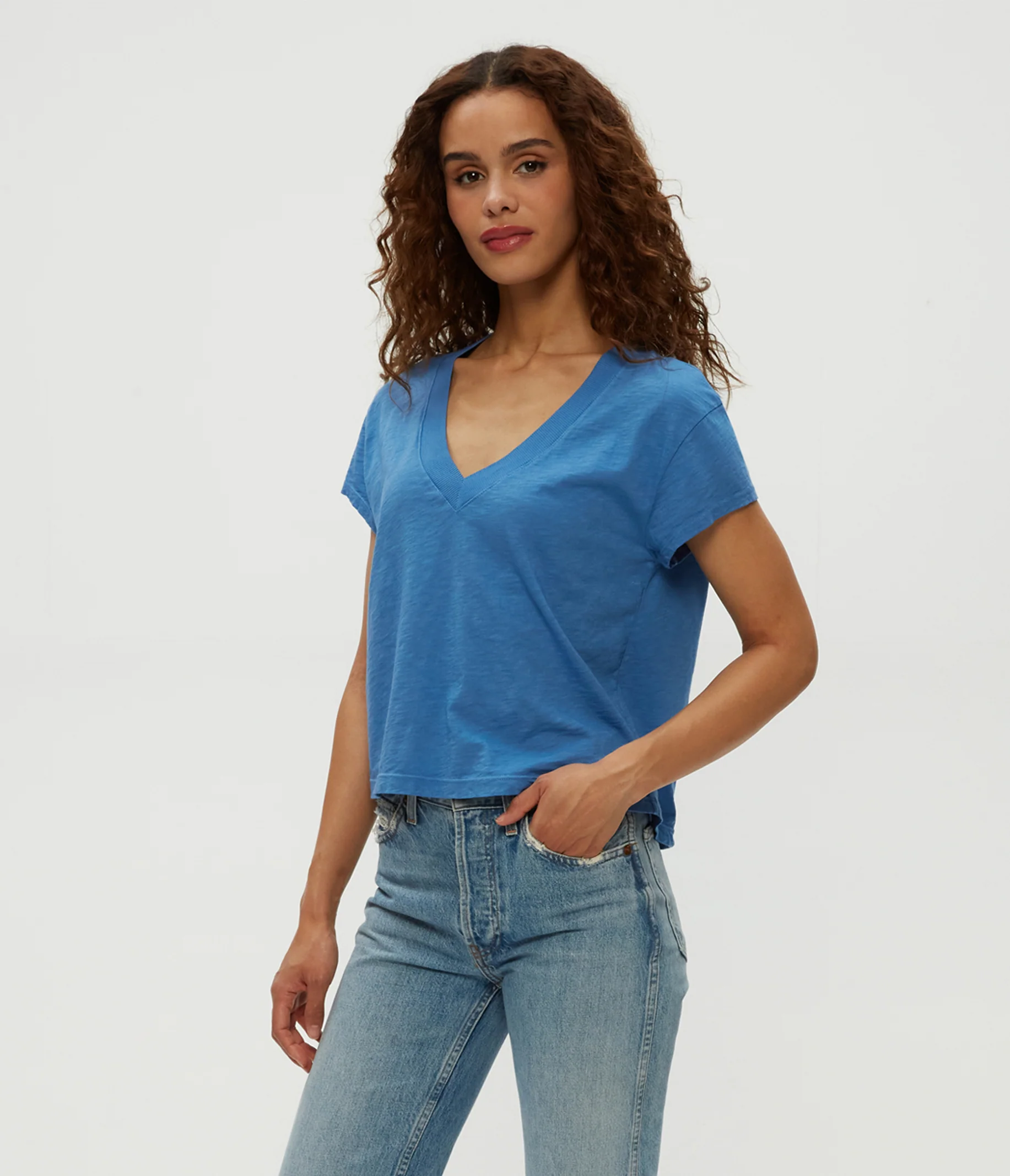 Harlan Cropped V-Neck Tee - Image 46