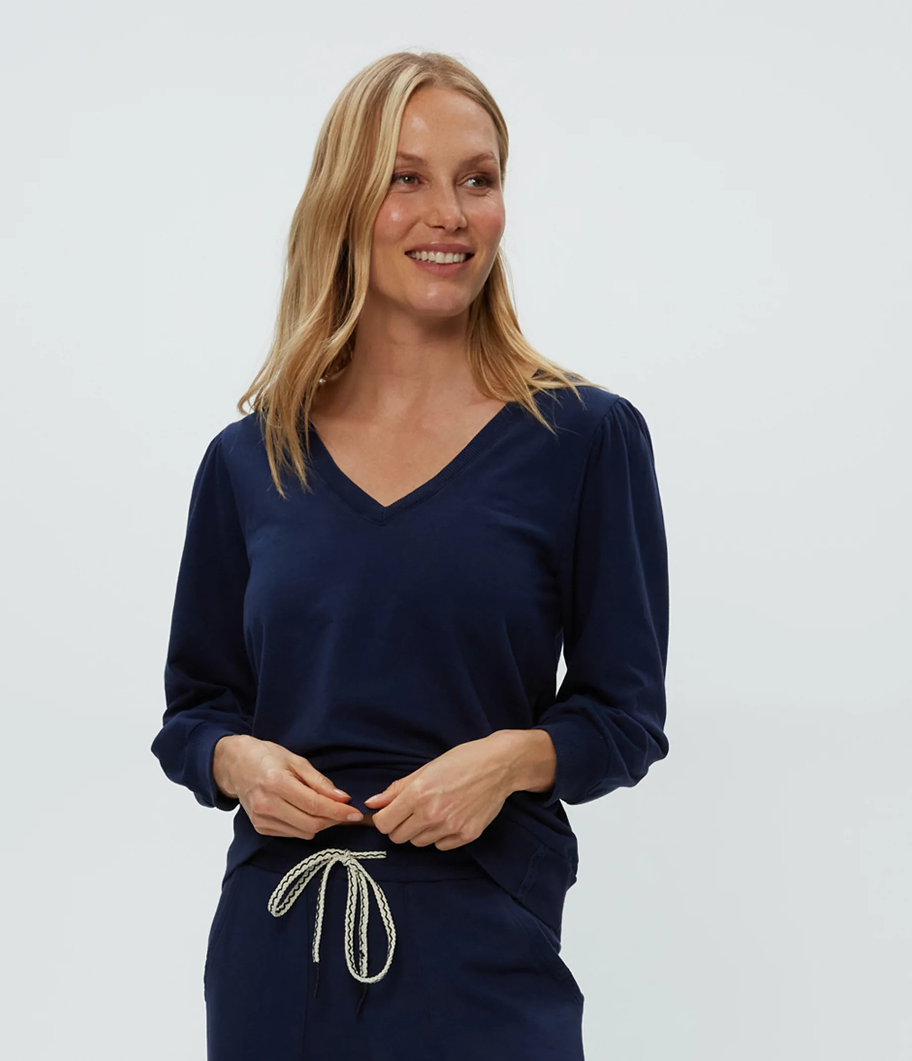 Kit V-Neck Sweatshirt - Image 17