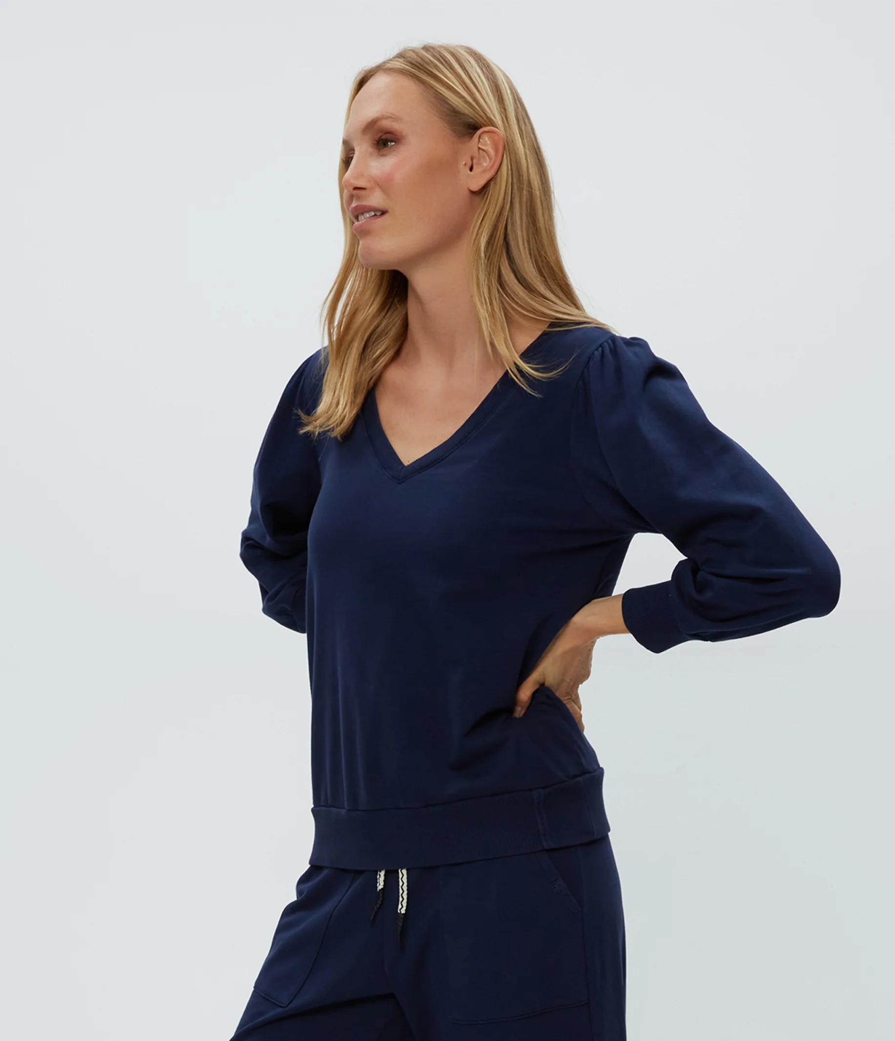 Kit V-Neck Sweatshirt - Image 19