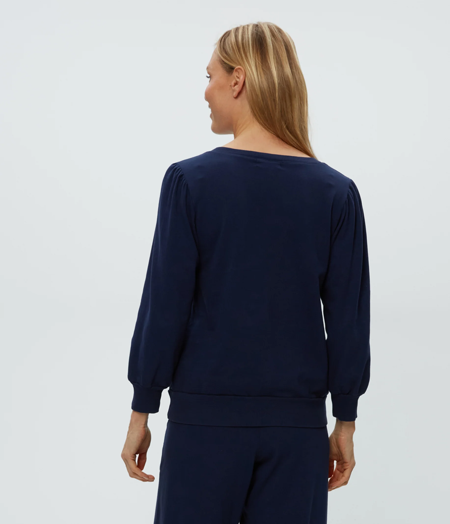 Kit V-Neck Sweatshirt - Image 20