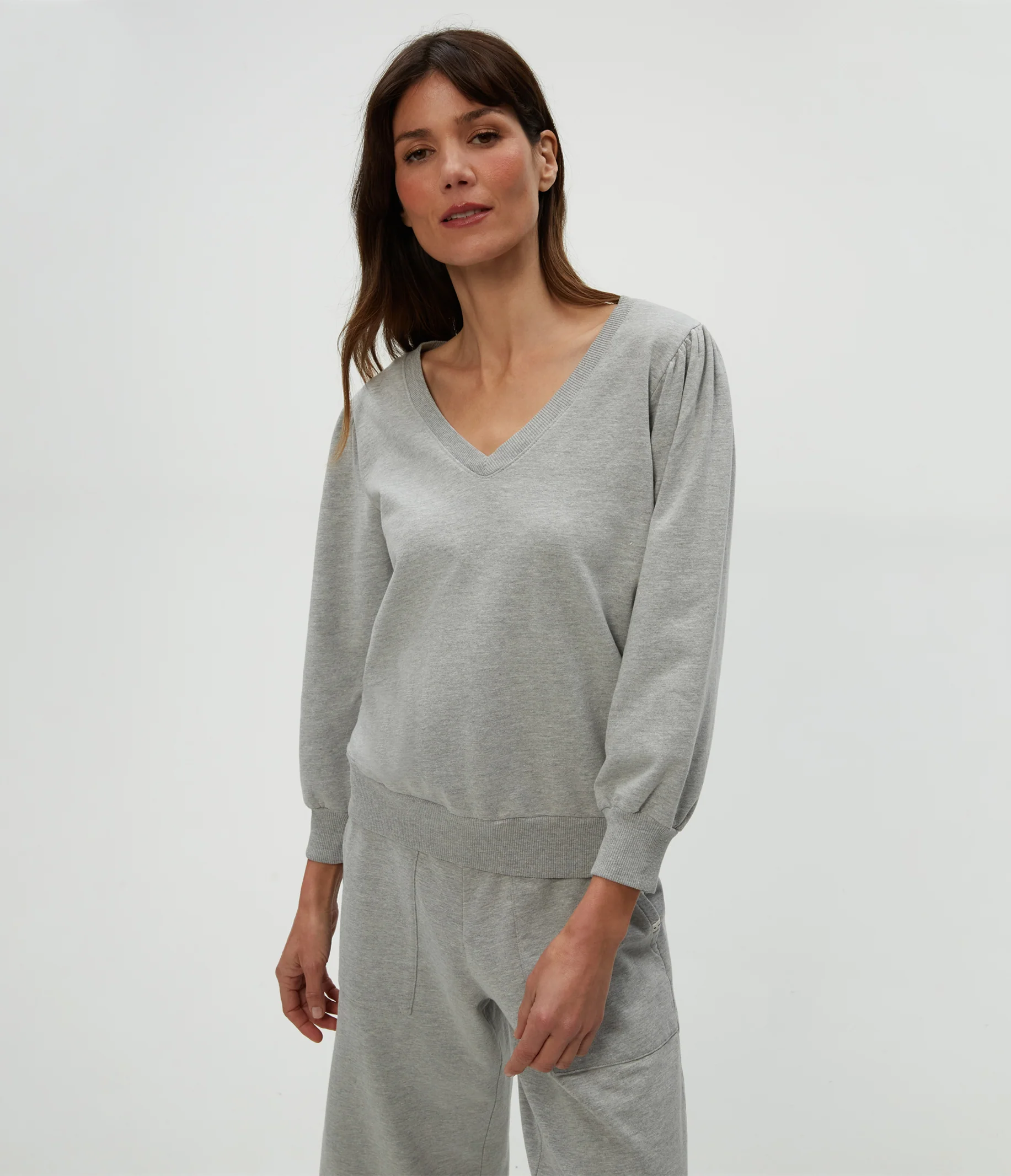 Kit V-Neck Sweatshirt - Image 21