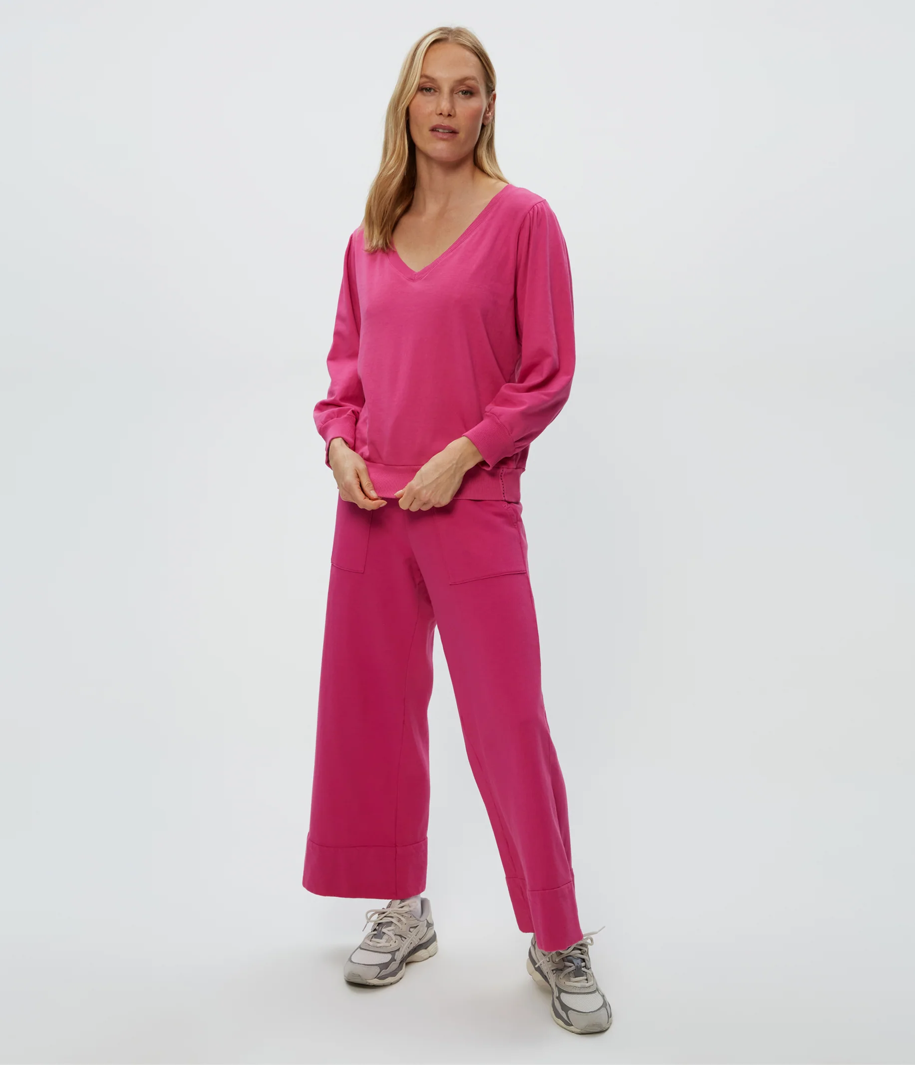 Kit V-Neck Sweatshirt - Image 7