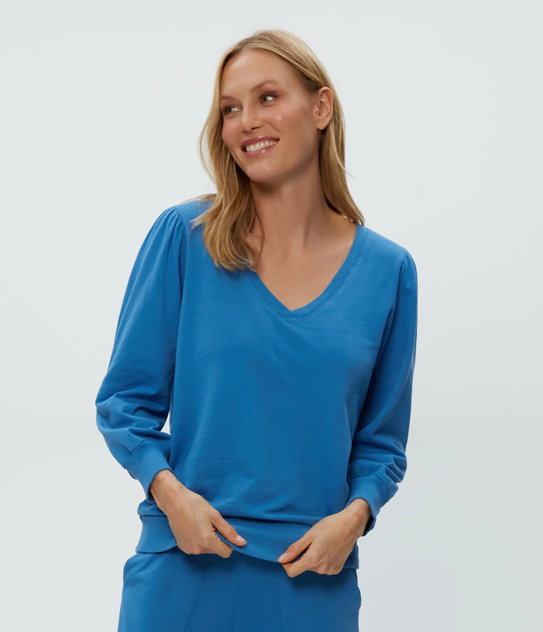 Kit V-Neck Sweatshirt - Image 9