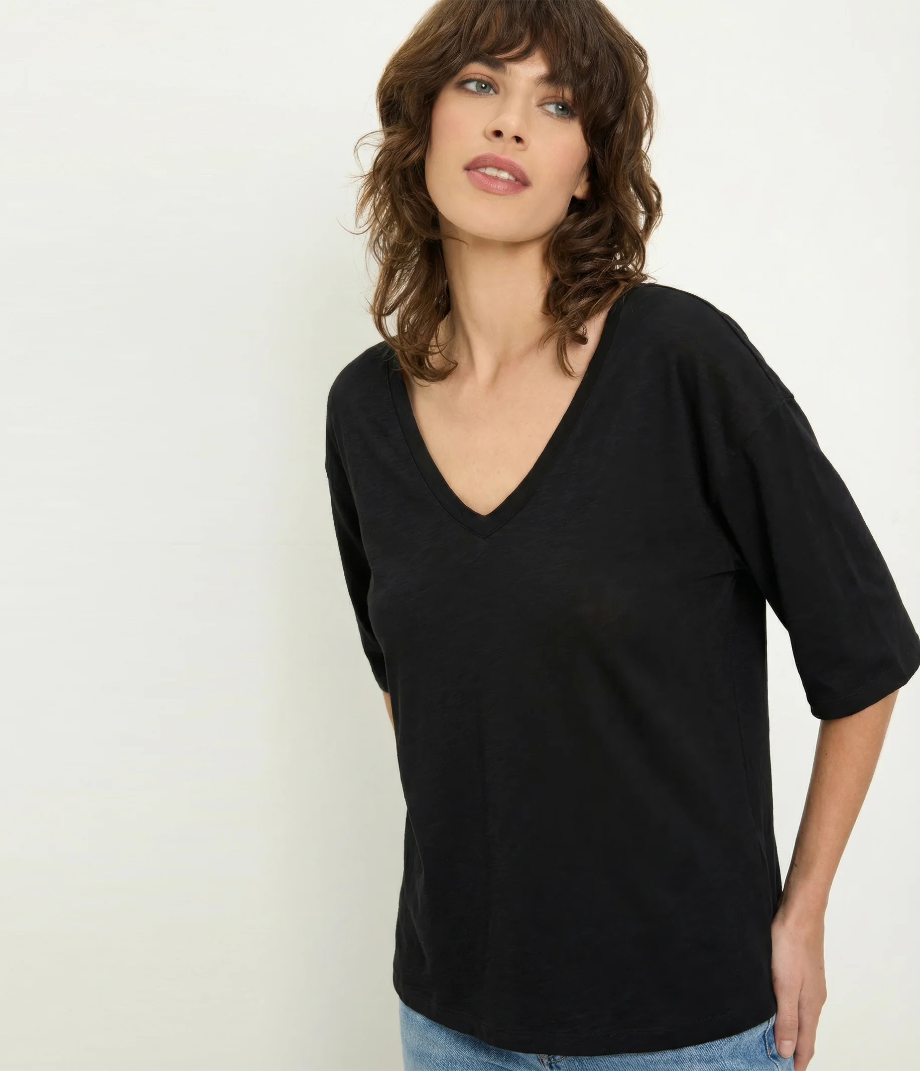 Liam V-Neck Tee - Image 14