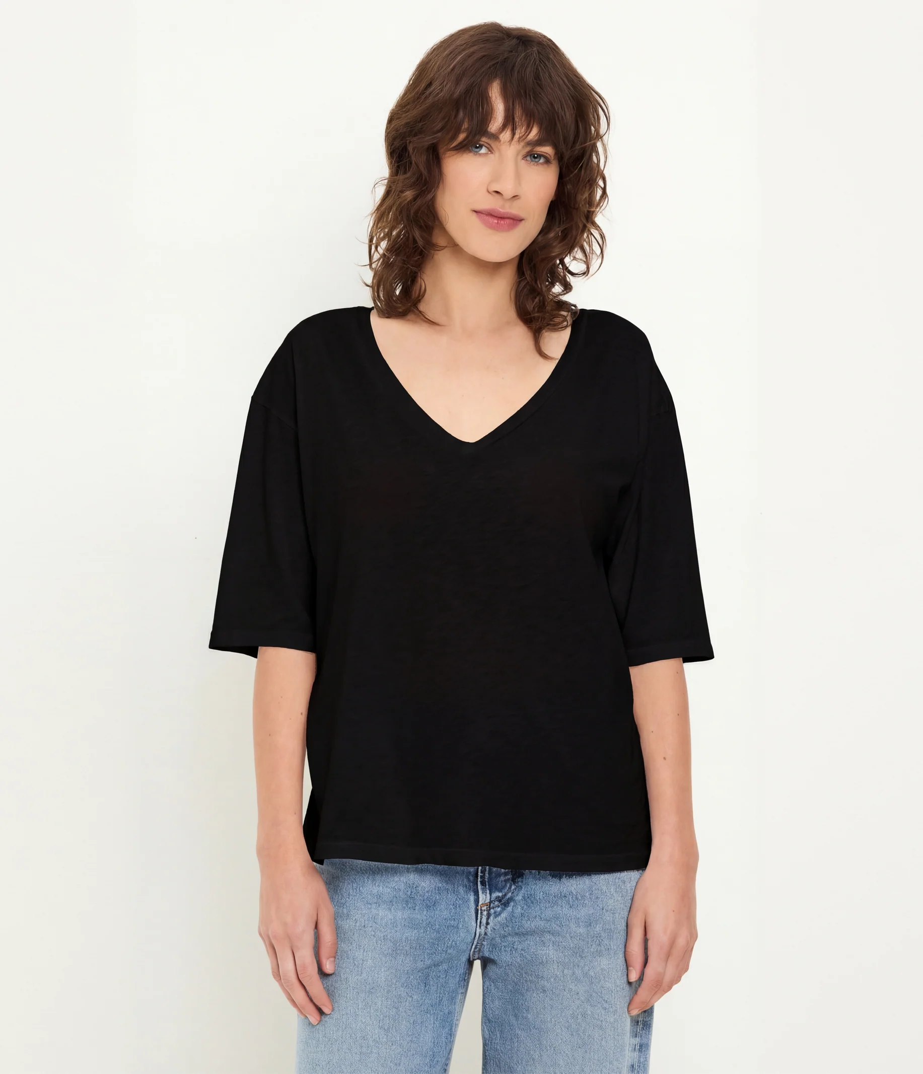 Liam V-Neck Tee - Image 15