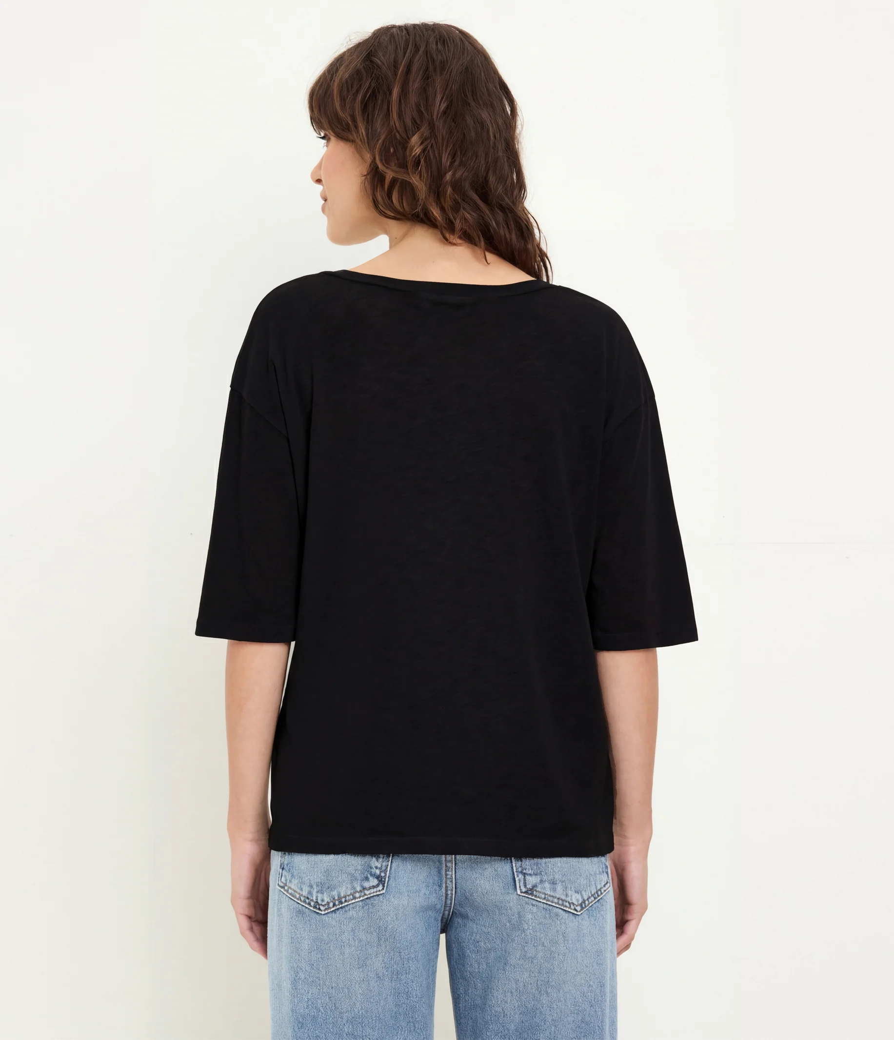 Liam V-Neck Tee - Image 17