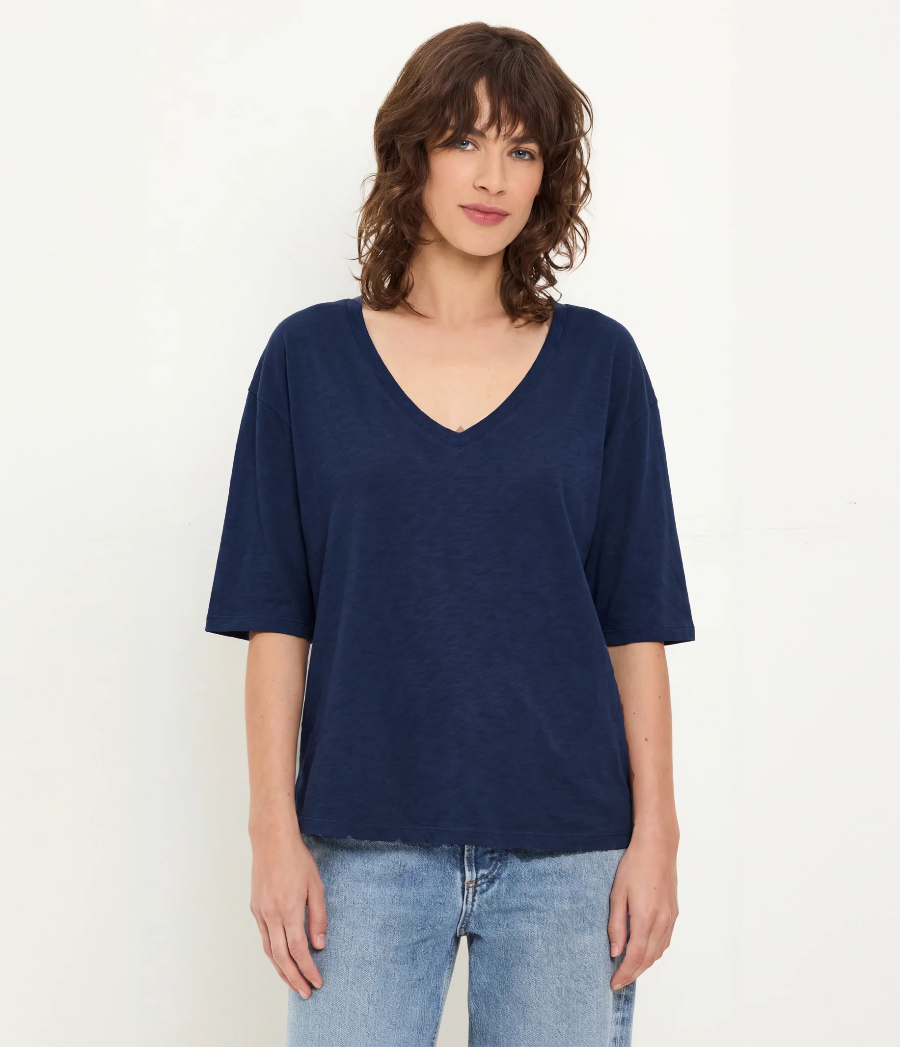 Liam V-Neck Tee - Image 23