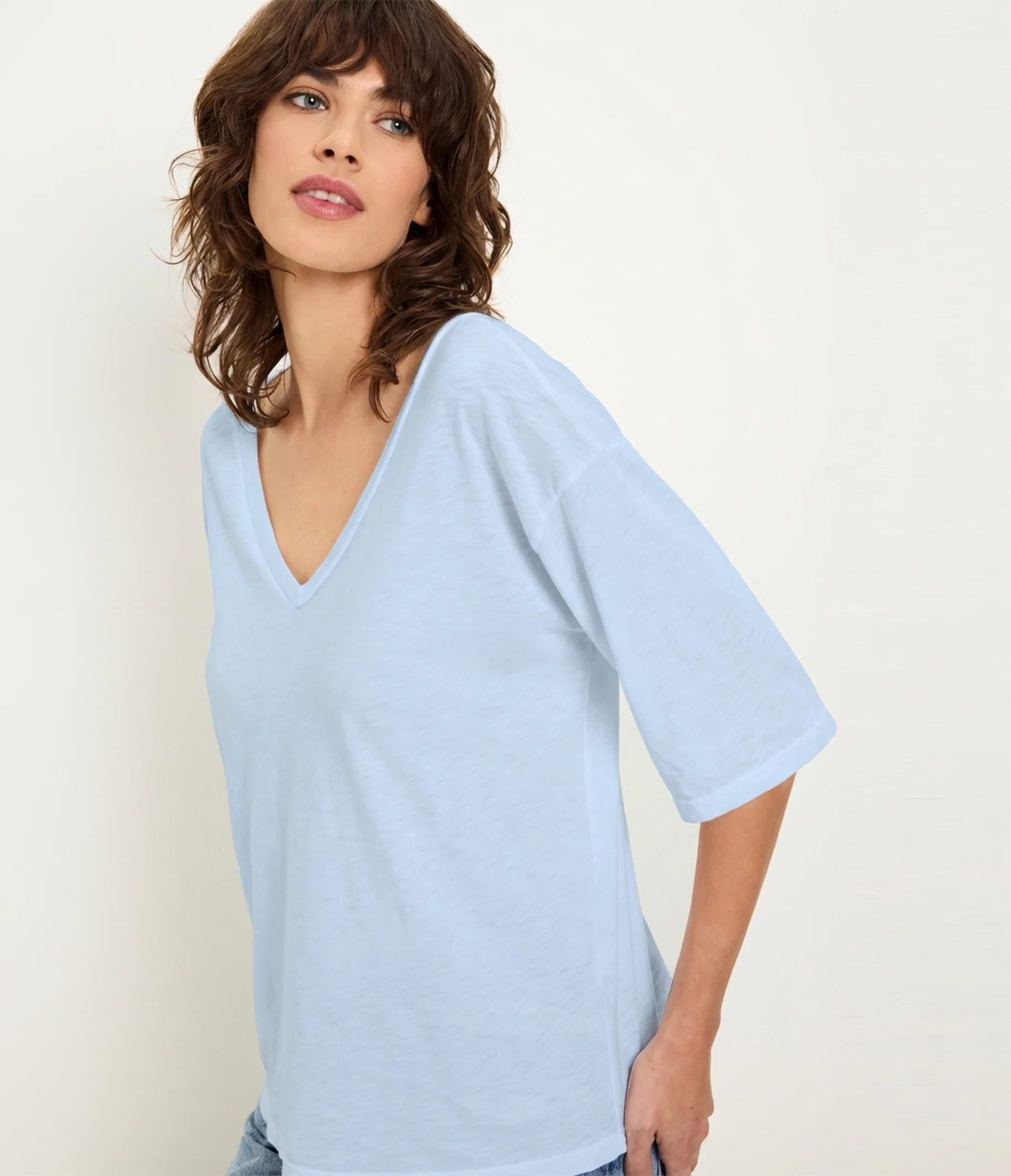 Liam V-Neck Tee - Image 4