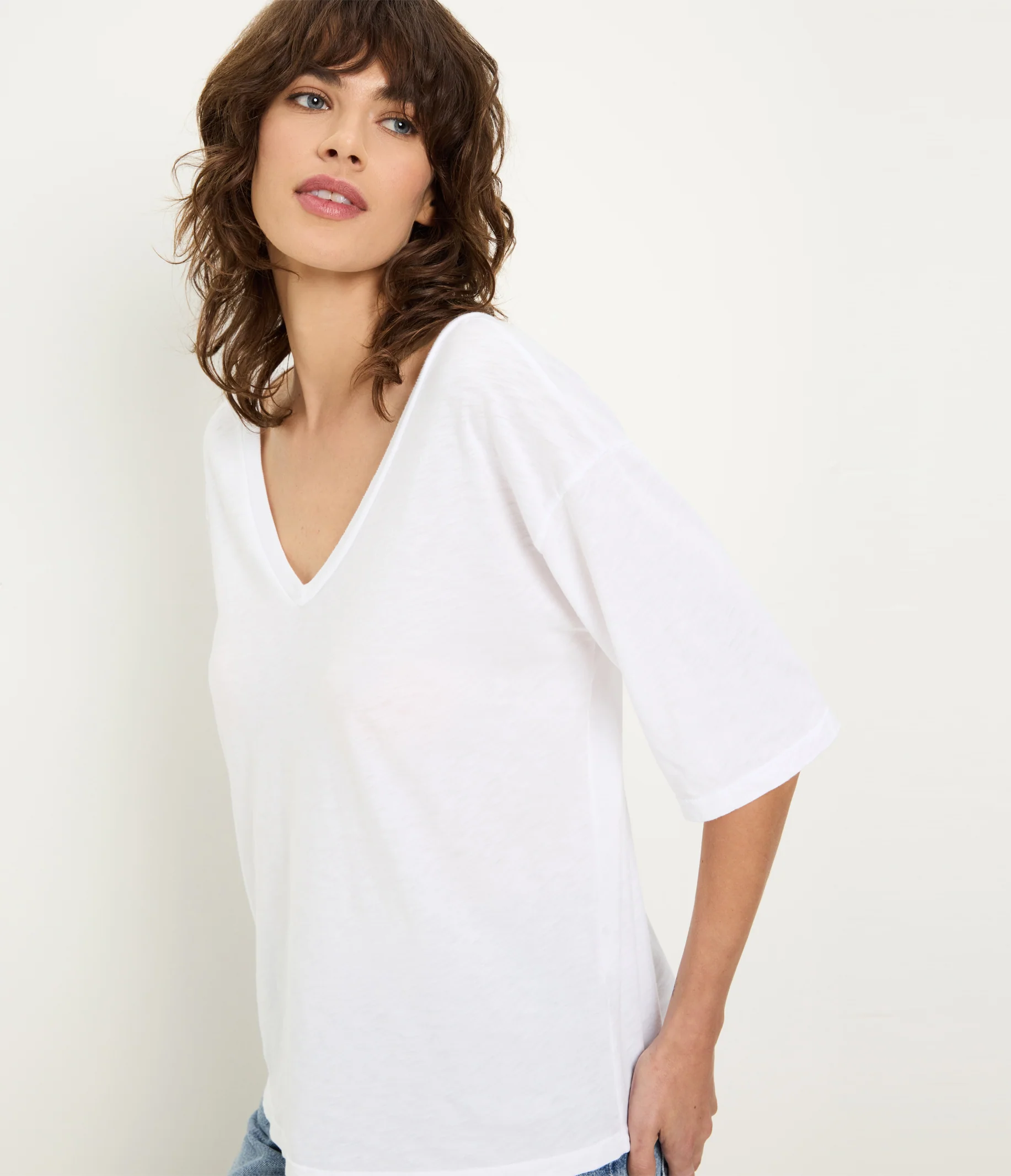 Liam V-Neck Tee - Image 9