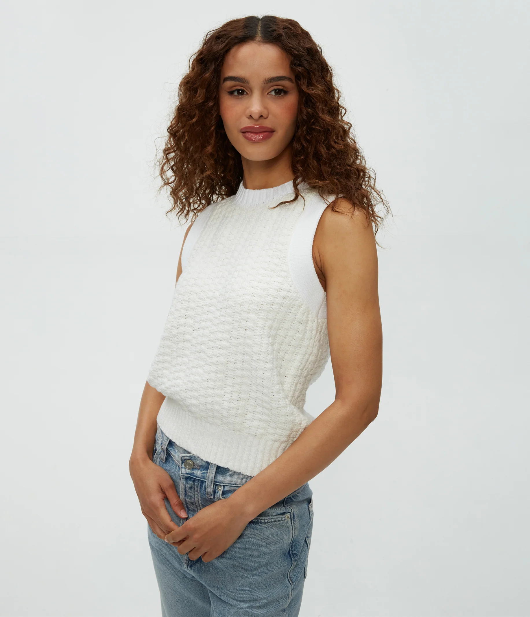 Sia Sleeveless Sweater - Image 3