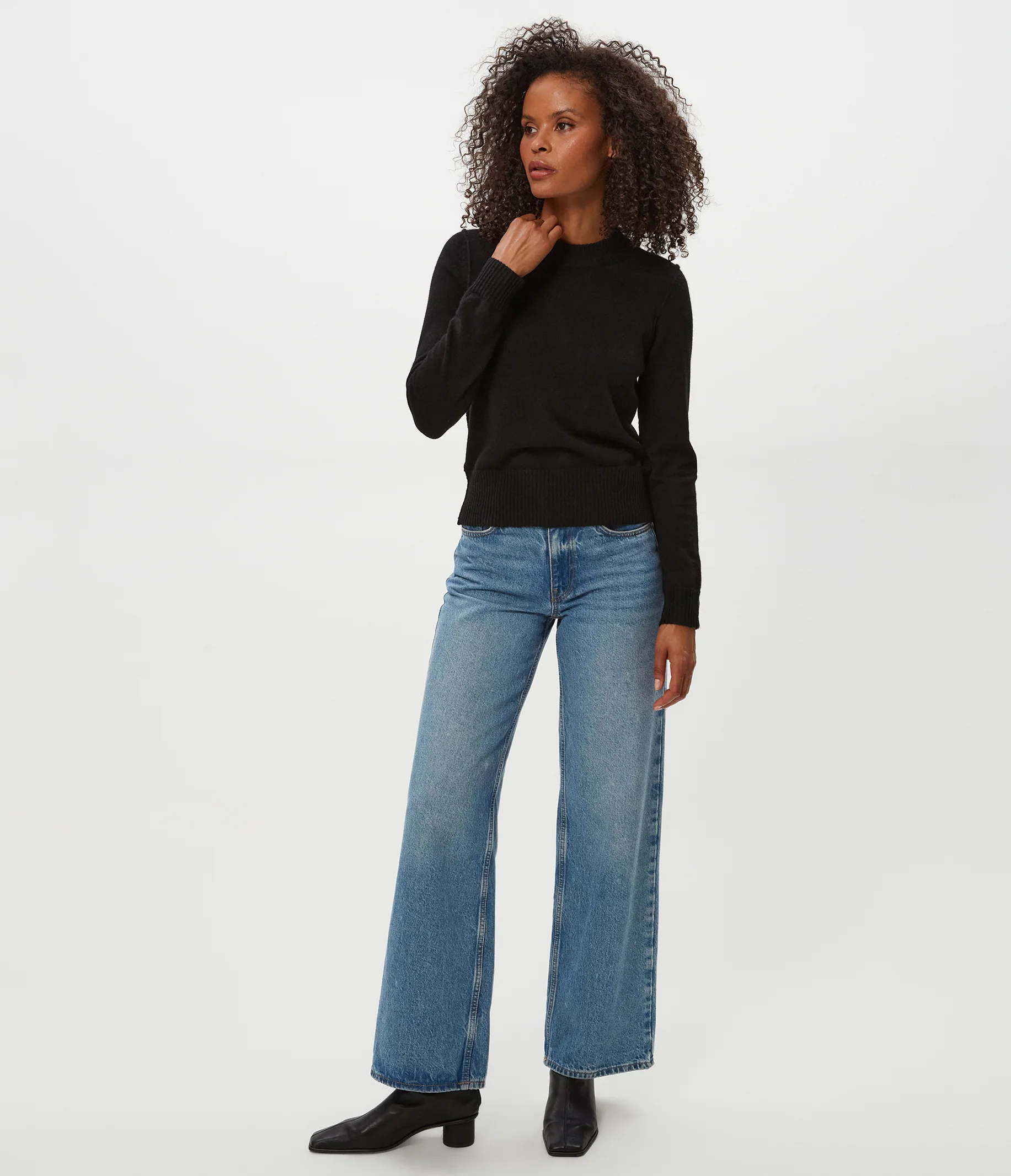 Sophie Crewneck Cashmere Sweater - Image 13