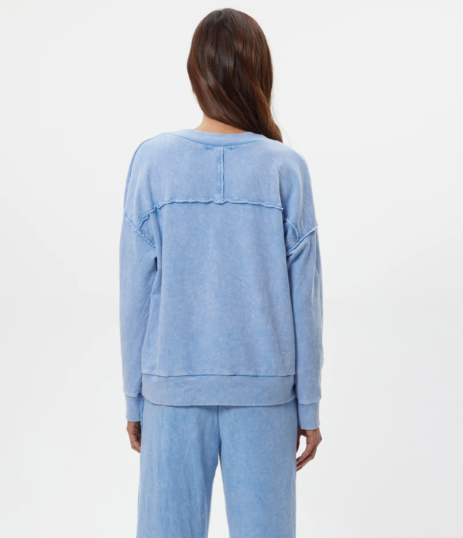 Tibby V-Neck Sweatshirt - Image 10