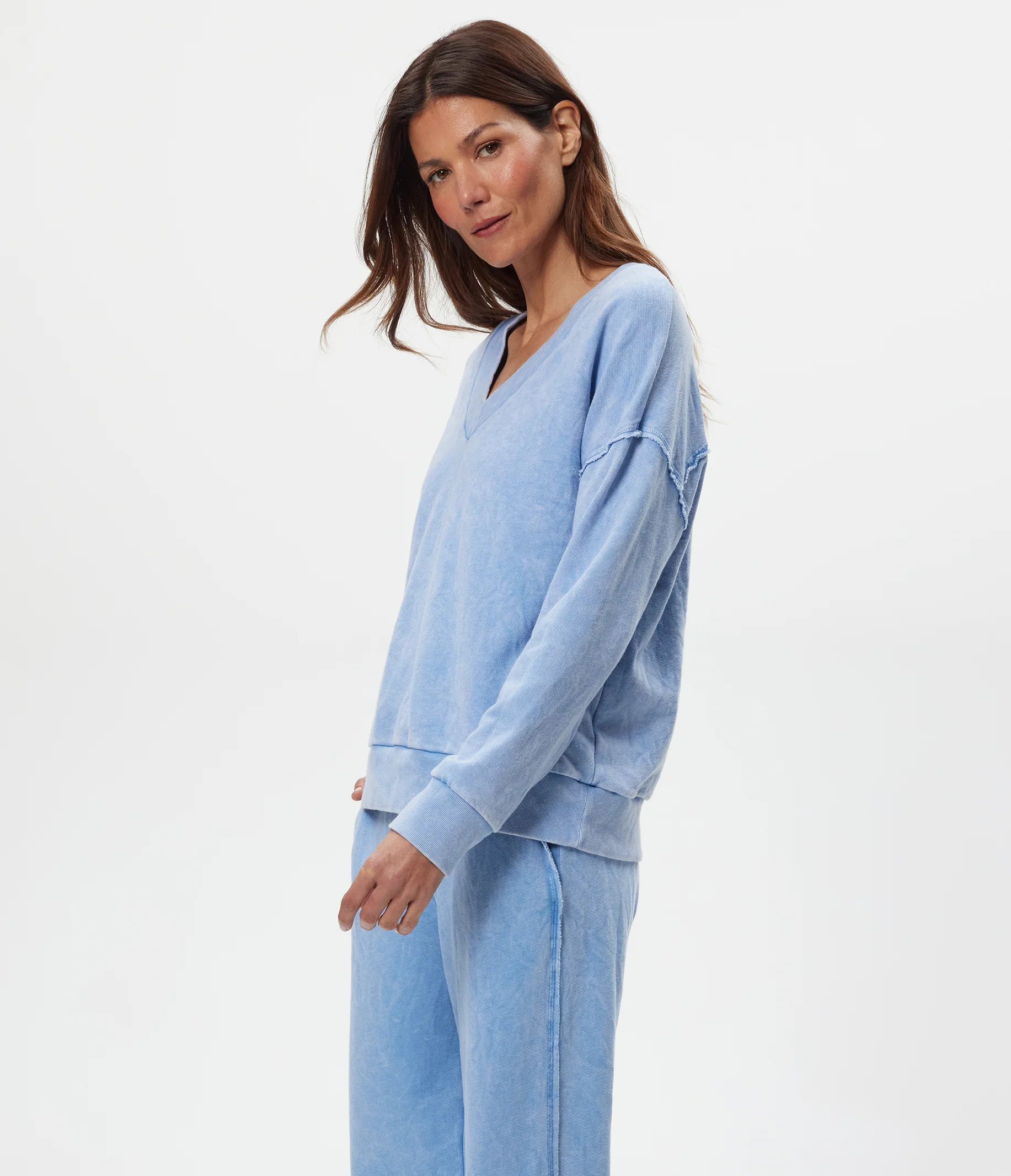Tibby V-Neck Sweatshirt - Image 8