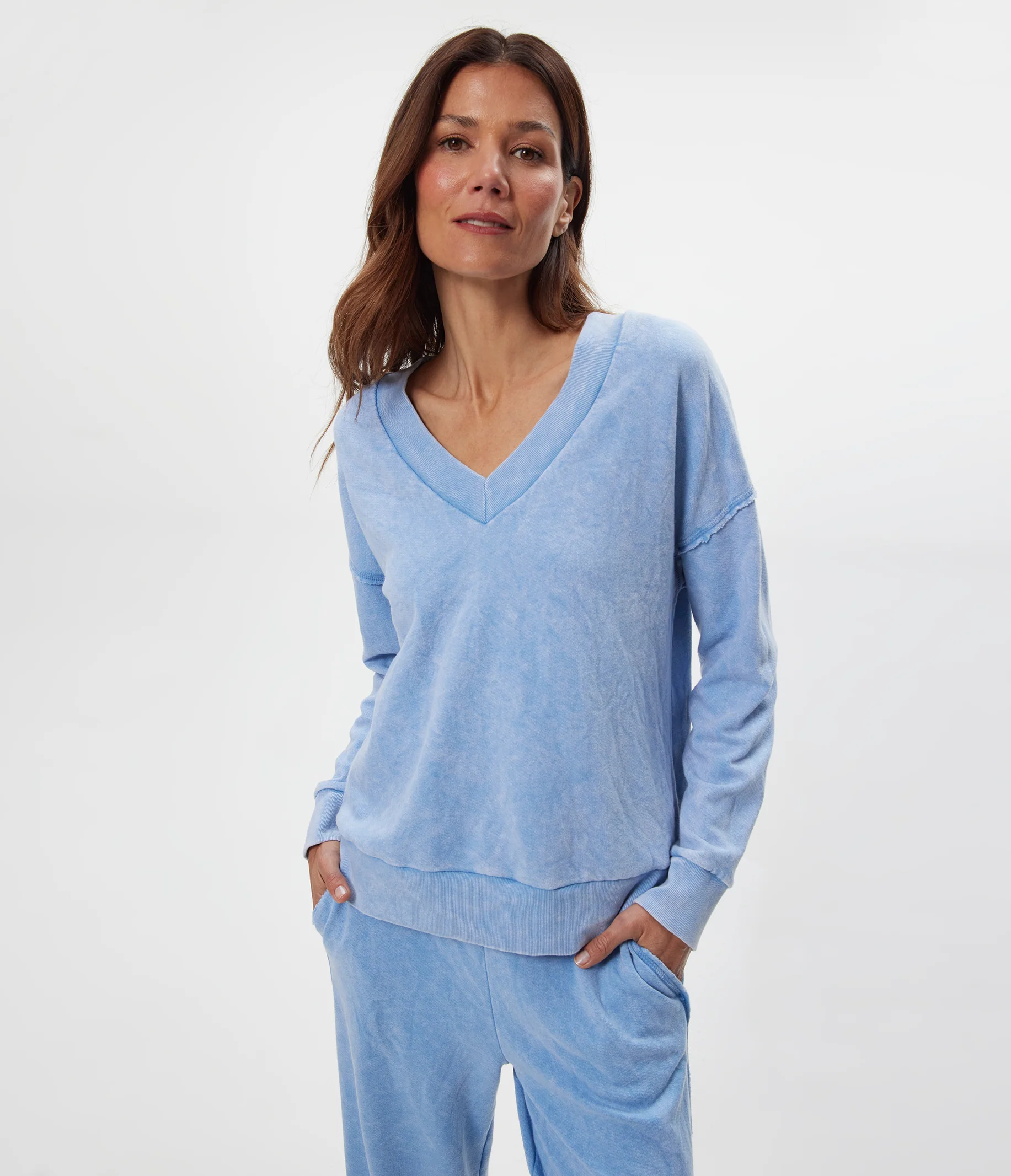Tibby V-Neck Sweatshirt - Image 9